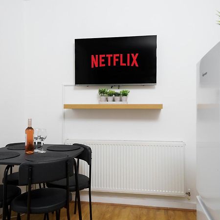 Appartement Cozy 2-Bed Garden Flat, With Free Private Parking, Wembley à Londres Extérieur photo